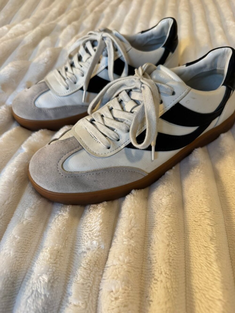 Vince Leather Sneakers — White/Navy with Gum Sole — Men's US 8.5